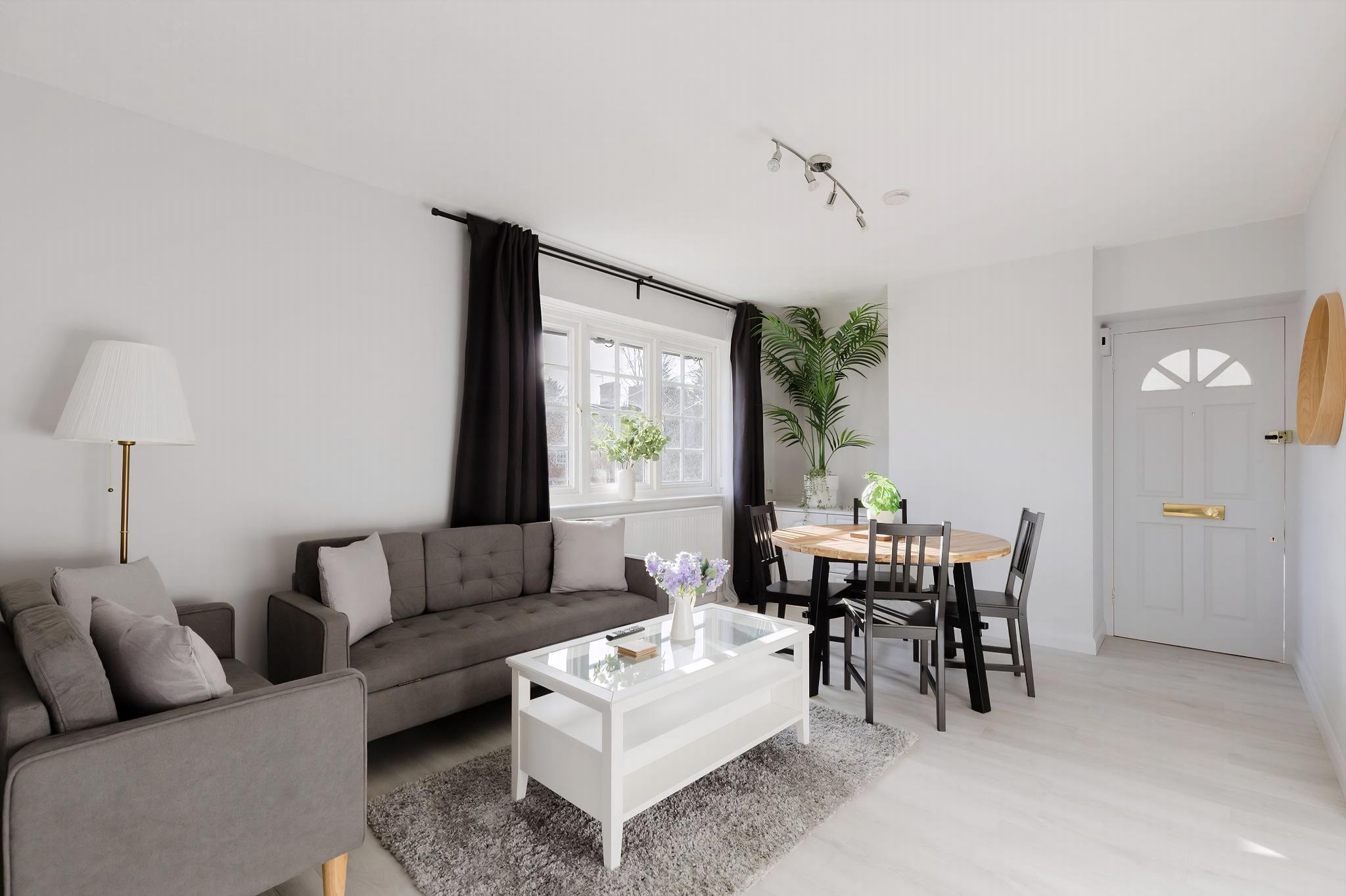GuestReady - Charming Retreat in North-West London in 20 Goldsmith Lane, London NW9 9AH, UK NW9 9AH - Property image 2 - VivreStays