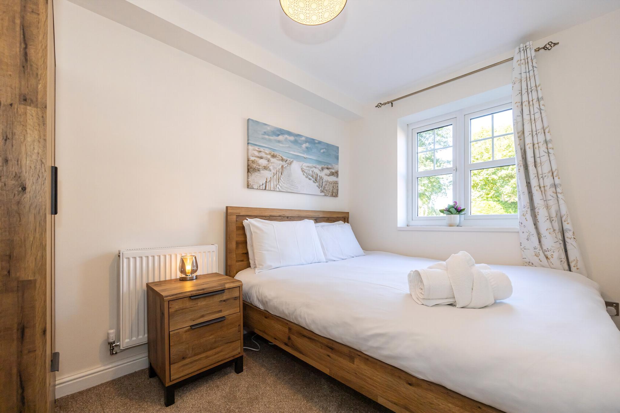 GuestReady - A Haven by the River in 45 Langland Drive, Eccles, Manchester, UK M30 7NJ - Property image 20 - VivreStays