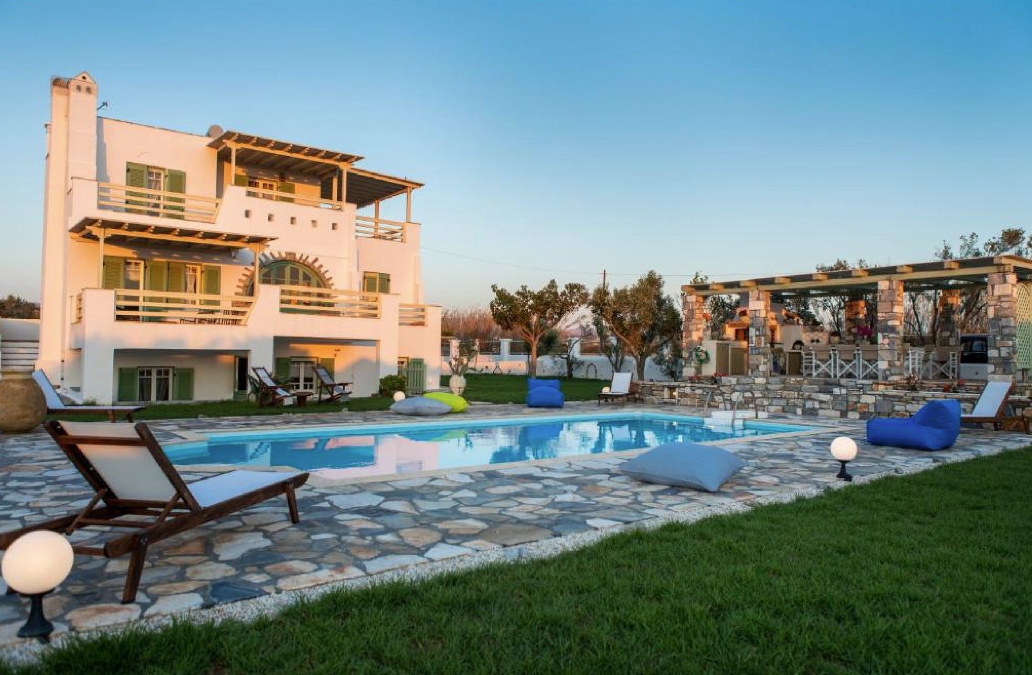 Villa 5 Schlafzimmer, mit Pool