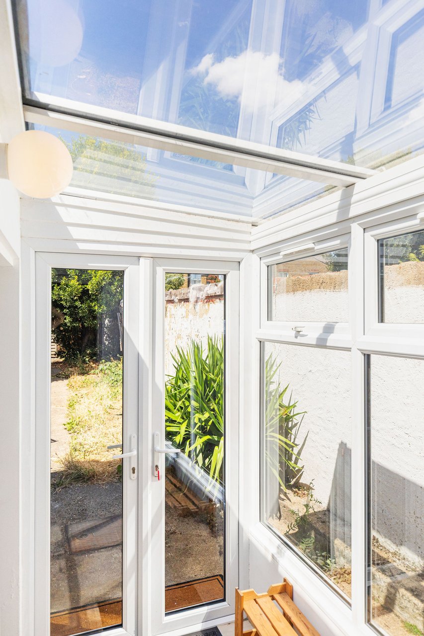 View GuestReady - Charming Kingston Home with Garden in 71 Acre Rd, Kingston upon Thames KT2 6ES, UK KT2 6ES GuestReady - Charming Kingston Home with Garden in 71 Acre Rd, Kingston upon Thames KT2 6ES, UK KT2 6ES - Property image 35 - VivreStays