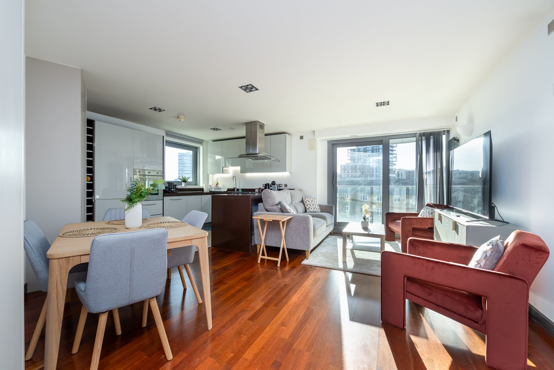 GuestReady - Modern 2bed w Balcony in Battersea in Flat 43 Orbis Wharf, Bridges Court Road, London SW11 3GW, UK, London, United Kingdom - Property image 11 - VivreStays