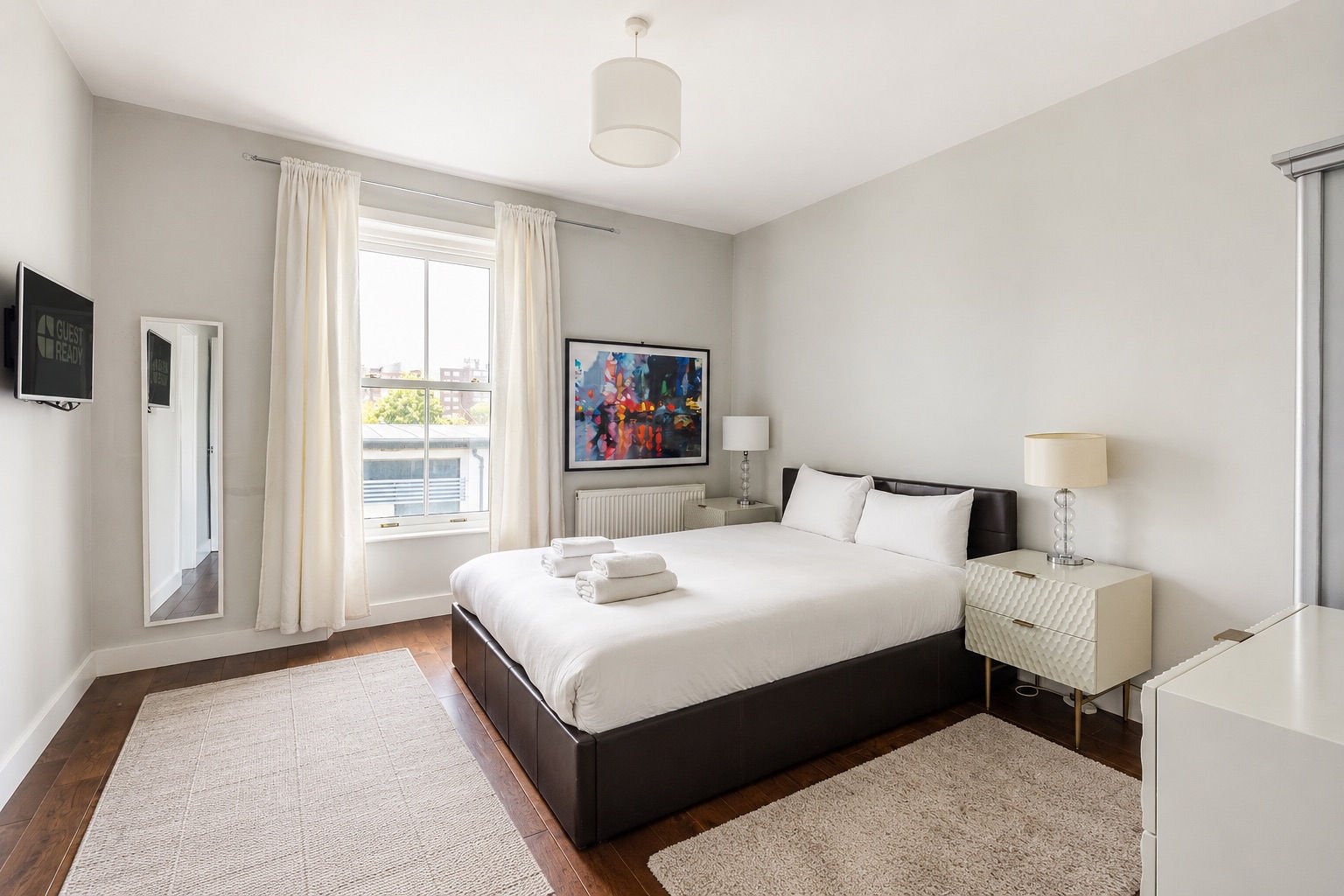 GuestReady - Charming Kensington Flat in flat 4, 34 Avonmore Road, London W14 8RS, UK W14 8RU - Property image 3 - VivreStays