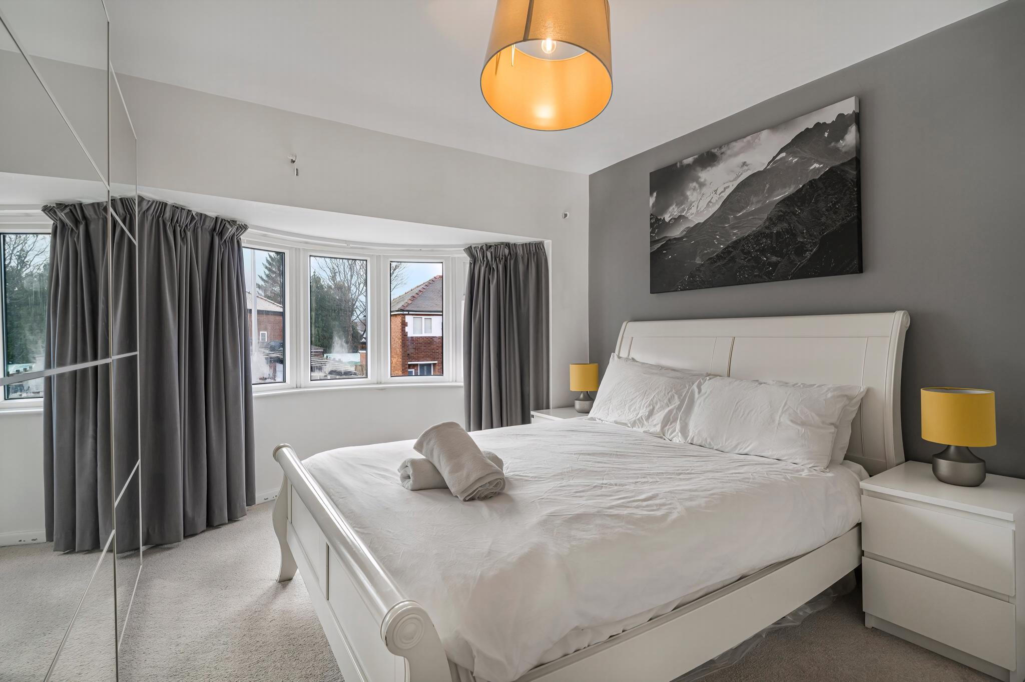 South Manchester Suburbs near Cheadle Village in 67 Kenilworth Road, Stockport SK3 0QL, UK SK3 0QL - Property image 3 - VivreStays