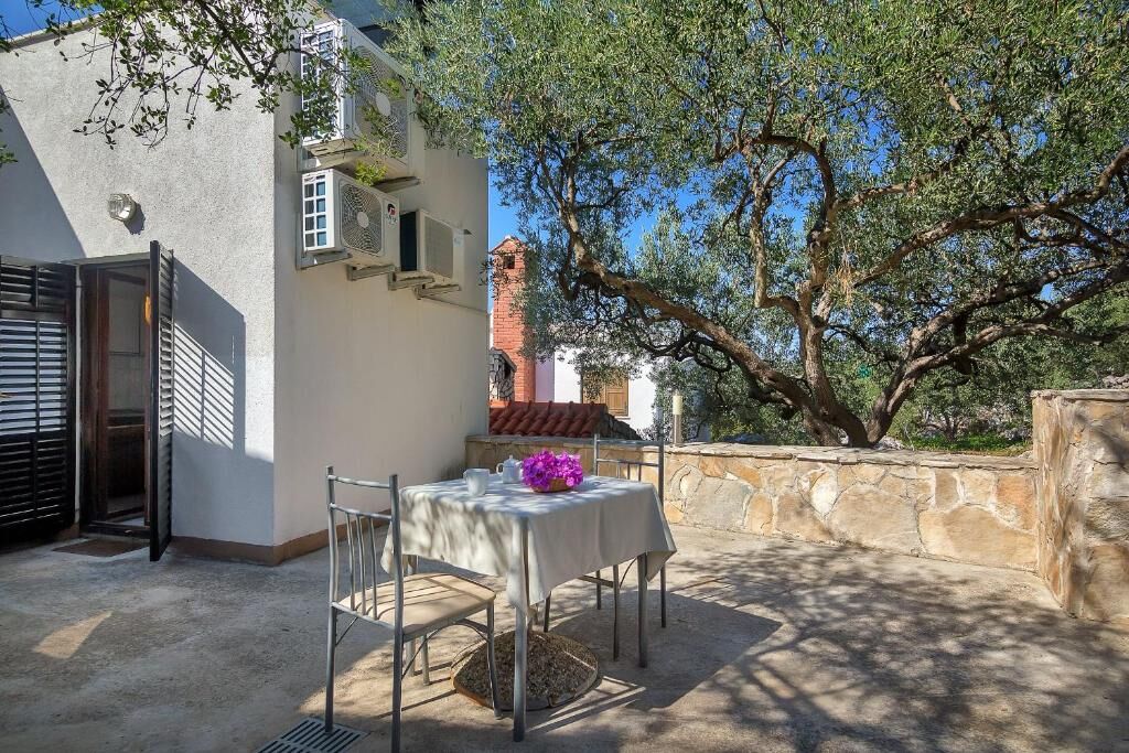 Vakantiehuis in Gdinj - island Hvar (Kroatië) 2 honden zijn welkom