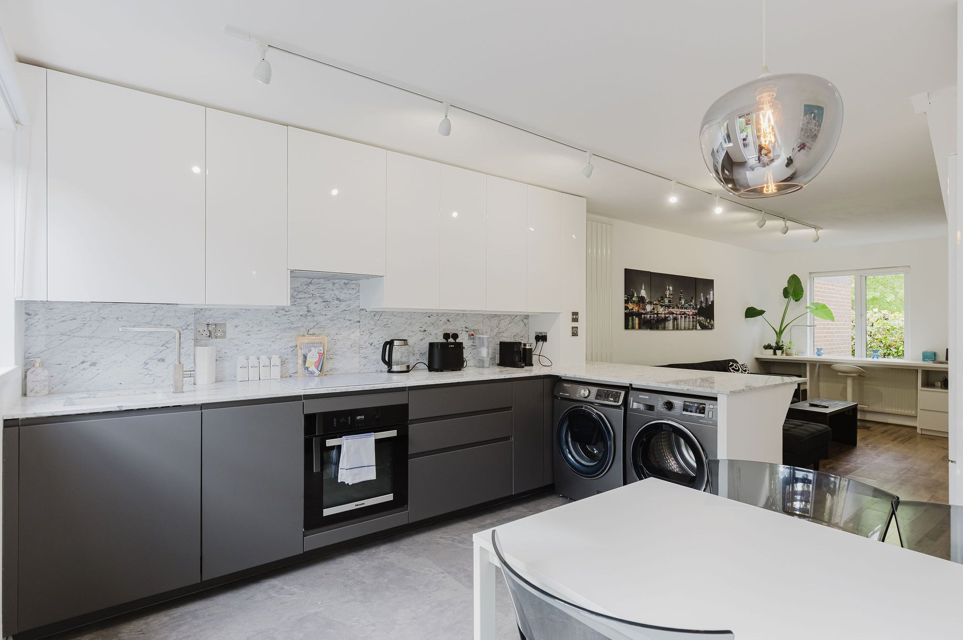GuestReady - Modern 2bed with Garden in Southwark in 58 Henley Drive, London SE1 3AR, UK, London, United Kingdom - Property image 15 - VivreStays