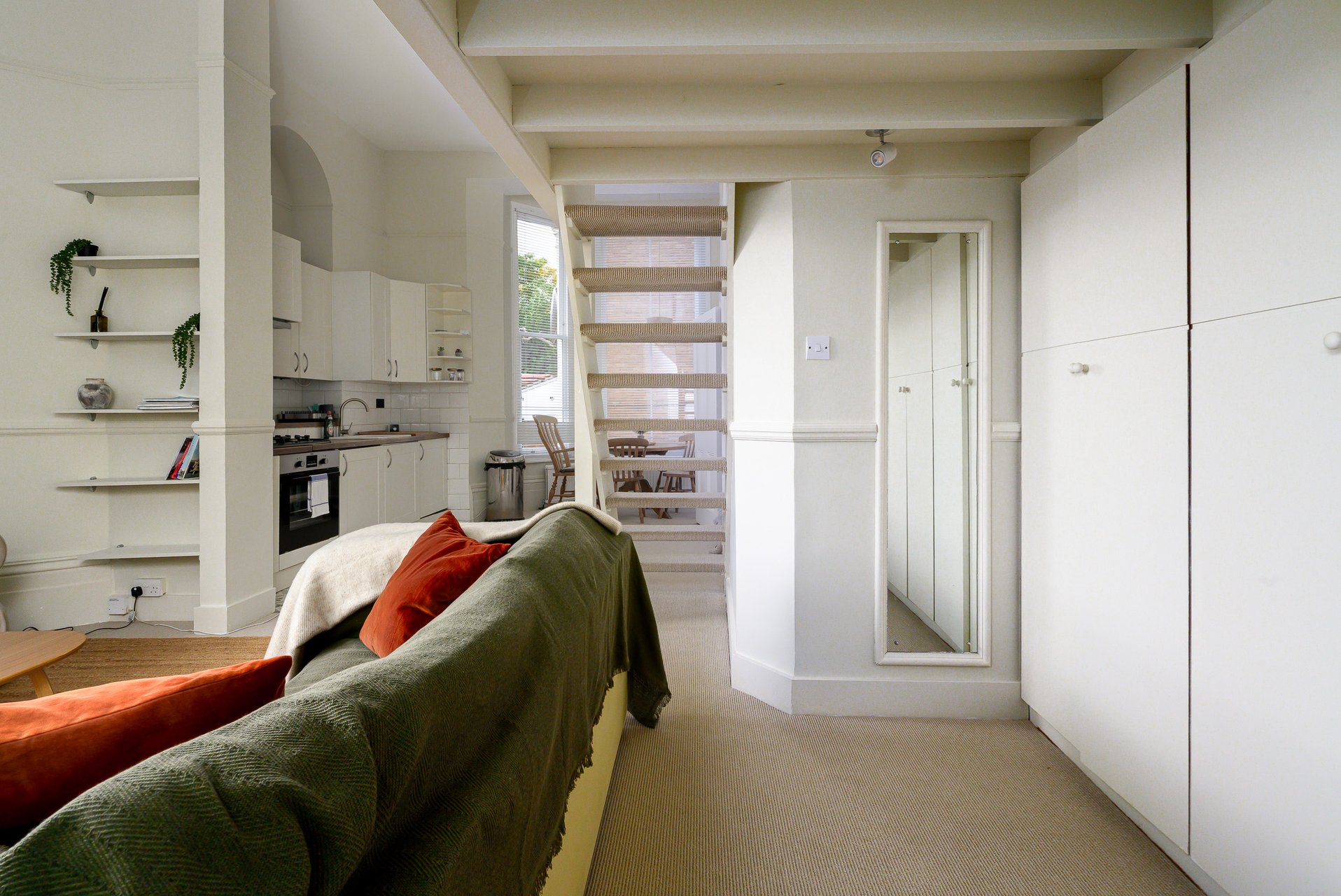 GuestReady - Cosy Loft Studio in Chiswick in flat 2, 2 Devonshire Gardens, London W4 3TW, UK W4 3TW - Property image 14 - VivreStays