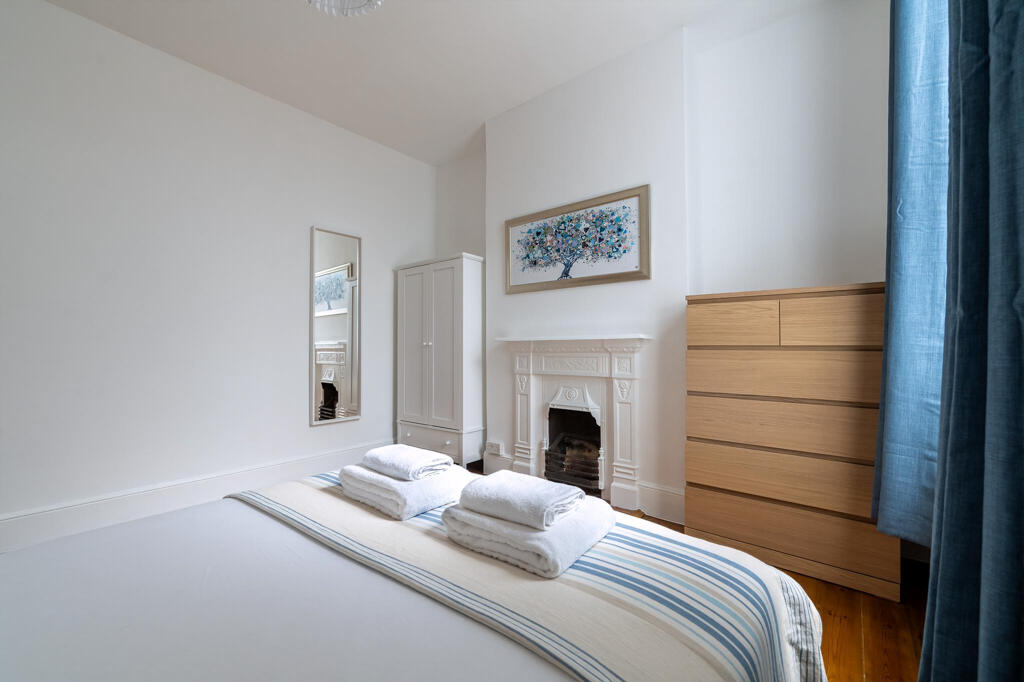 GuestReady - 2bed Battersea flat with Patio in 59 Broughton Street, London SW8 3QX, UK, London, United Kingdom - Property image 8 - VivreStays