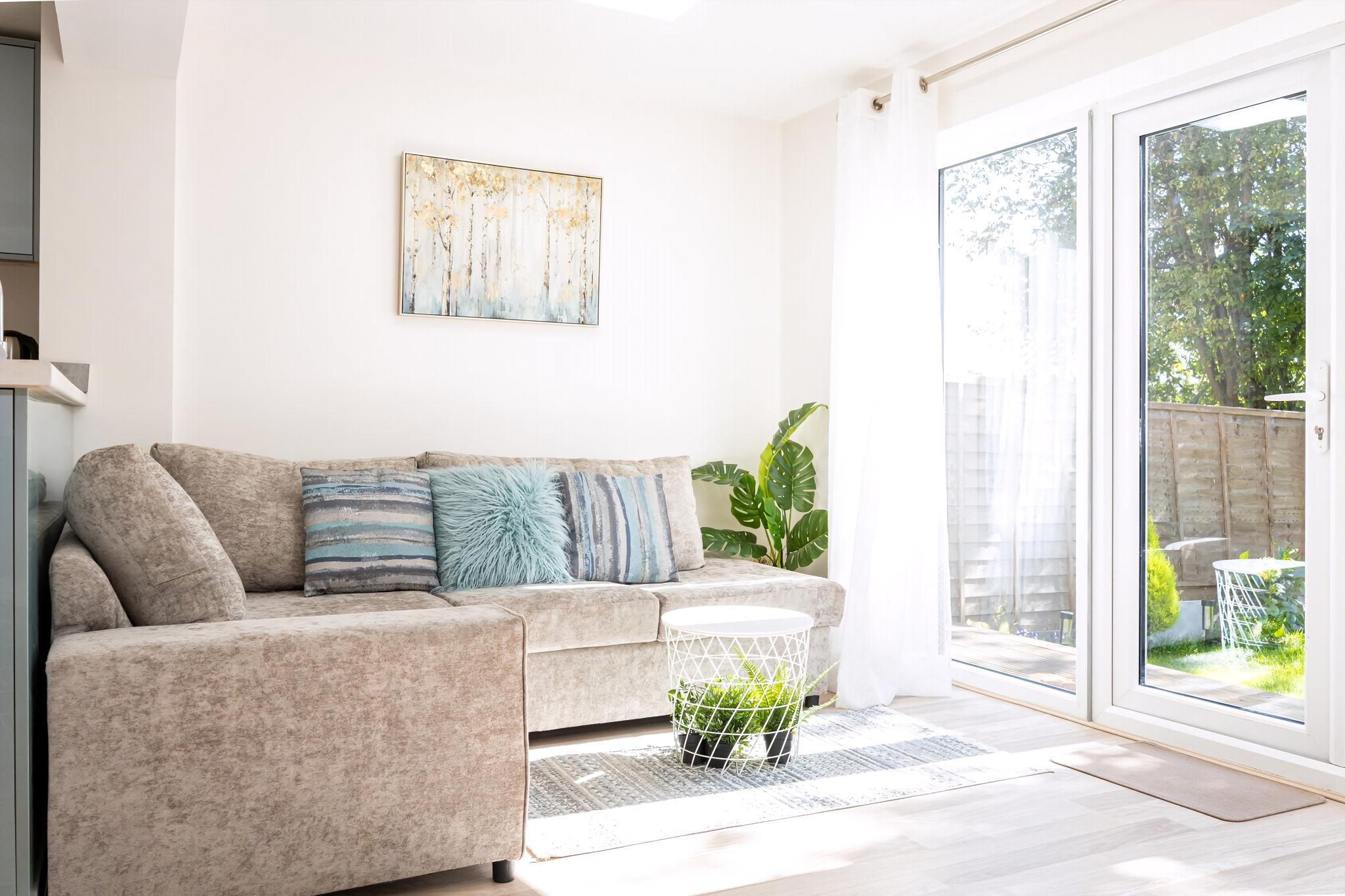 GuestReady - A Haven by the River in 45 Langland Drive, Eccles, Manchester, UK M30 7NJ - Property image 10 - VivreStays
