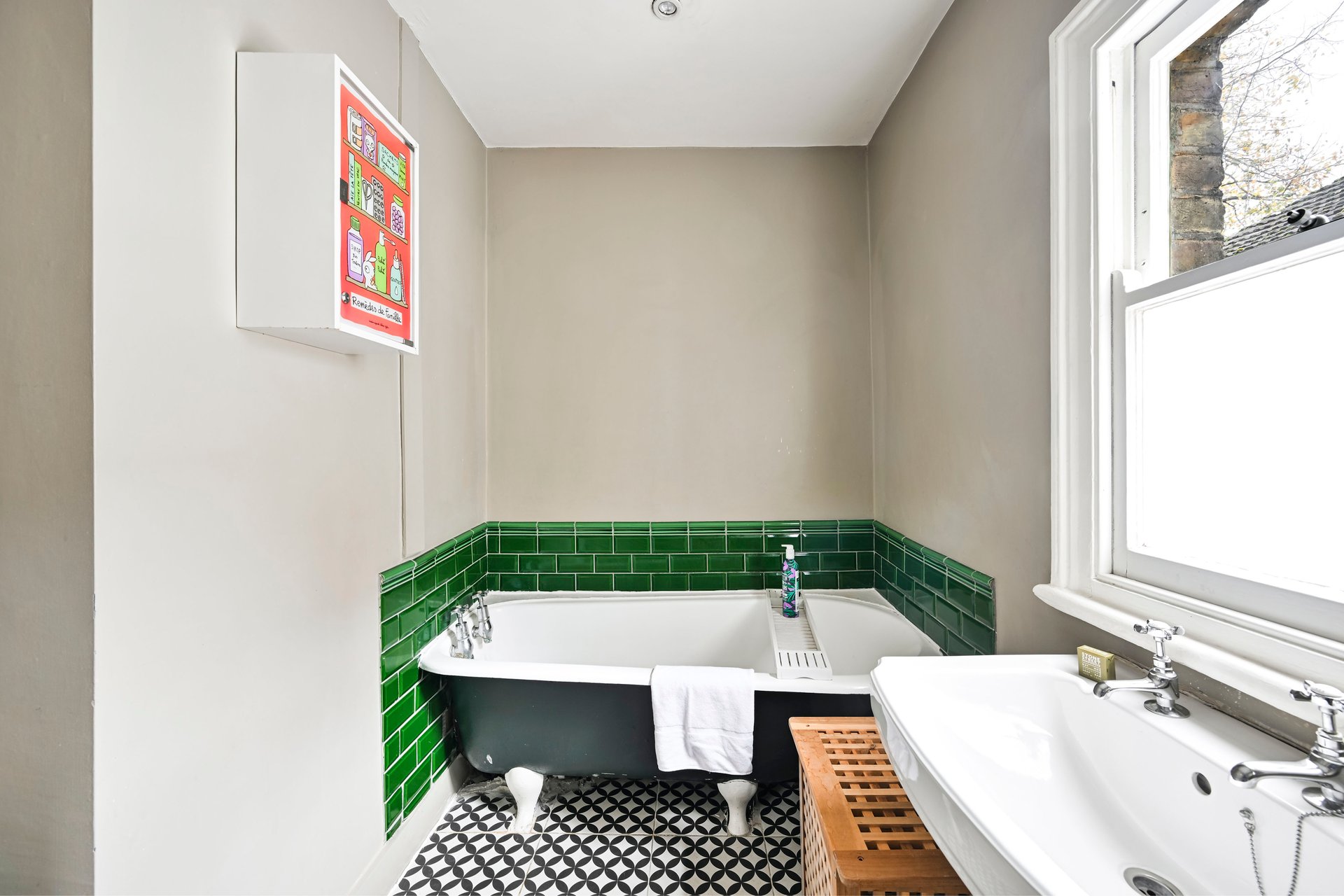 GuestReady - Spacious 4bed in Walthamstow in 44 Pretoria Avenue, London E17 7DE, UK, City of London, United Kingdom - Property image 42 - VivreStays